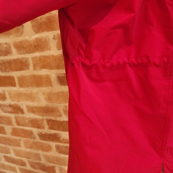 Windbreaker Red Raincoat / Wind Protectant Jacket with Black Buttons NWT Sz M - Picture 9 of 11